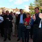José Valín, Antonio Silván, Isabel Carrasco, Fidentino Reyero y Juan Vicente Herrera, en Cistierna.