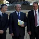 El ministro de Economía, Pedro Solbes, junto con los secretarios de Estado de Economía y Hacienda