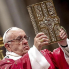 El Papa, este domingo, durante la misa de Pentecostés en el Vaticano.