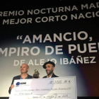Alejo Ibáñez, recibiendo el premio del festival Nocturna. DL