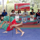 La base, objetivo del libro presentado, fue protagonista del acto en Valdefresno.