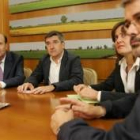 Díaz Villarig, Fernández y los concejales María Rodríguez y Agustín Pérez, se reunieron ayer