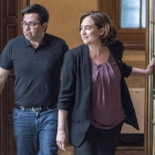La alcaldesa Ada Colau y el teniente de alcalde Gerardo Pisarello, este martes, en el Ayuntamiento de Barcelona.