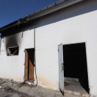 Huellas del incendio, visibles en la estación de Cubillos. DE LA MATA