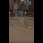 Vídeo del incidente en el restaurante Le Cenacle, en Francia, cuyo propietario quiso echar a dos mujeres porque llevaban pañuelo islámico.