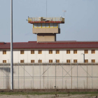 Torre de vigilancia del Centro Penitenciario de Villahierro. JESÚS F. SALVADORES
