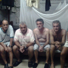 Ramiro y Antonio, primero y tercero por la izquierda, ya muestran un evidente desgaste físico.