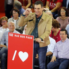 El presidente, Pedro Sánchez, participó ayer en un acto electoral en Las Palmas. ELVIRA URQUIJO A.