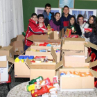 Algunos de los colaboradores en la recogida de alimentos de Mansilla.