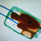 Escáner del niño que iba a pasar la frontera ceutí en una maleta