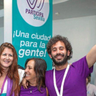 Julián Moreno, a la derecha, en un acto de Podemos.