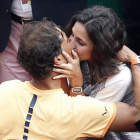 Rafael Nadal besa a Xisca Perelló, en el 2016, tras conquistar el torneo de Montecarlo.