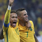 Neymar y Luan, los autores de los dos goles de Brasil.