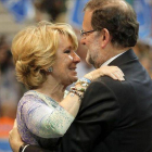 Mariano Rajoy y Esperanza Aguirre en el mitin de cierre de campaña electoral en Madrid.