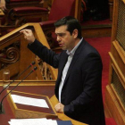 Tsipras, durante el debate parlamentario, este martes en Atenas.