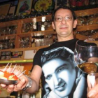Turrado, uno de los promotores de la iniciativa, en su local.
