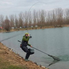 La participación en la segunda fase de la Liga Santa Ana llegó al centenar de pescadores. Entre ellos el leonés Isai Ferreras (foto derecha) que ocupa la novena posición. DL