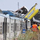 Los servicios de rescate italianos trabajaron sin descanso en el accidente. LUCA TURI