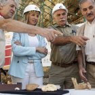 Juan Luis Arsuaga, la consejera Alicia García, Eudald Carbonell y Bermúdez de Castro presentaron los hallazgos de Atapuerca.