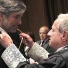 Enrique López (izquierda), en su toma de posesión como magistrado del Tribunal Constitucional, en junio del 2013.
