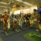 Los alumnos del gimnasio Body Factory durante su exhibición en El Corte Inglés