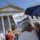 Manifestación de pensionistas frente al Congreso de los Diputados
