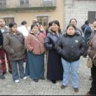 Vendedores afectados por la negativa del Ayuntamiento al mercadillo del paseo de San Antonio