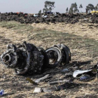 Restos del avión Boeing de Ethiopia Airlines siniestrado cerca de Bishoftu, a unos 60 kilómetros de Addis Abeba.