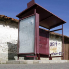 El Ayuntamiento sancionará el deterioro de las marquesinas.