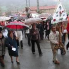 La climatología estropeó la procesión, pese al fervor de la población