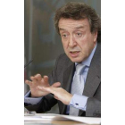 Fernández Santiago, ayer en la rueda de prensa.