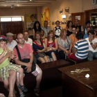 El grupo de las familias en el museo del ferroviario.