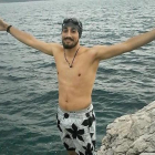 El refugiado sirio, Ameer Mehtr, que cruzó el mar Egeo a nado para llegar a Europa.