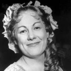 La soprano Renata Tebaldi posa tras una de sus intervenciones