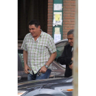El celador Alberto García, el 18 de junio a la salida del juzgado.