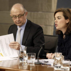 Montoro y Sáenz de Santamaría, en rueda de prensa.