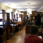 Actividades de los alumnos americanos en el Hotel Riosol de la capital