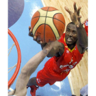 Ibaka reforzará el juego interior del Madrid al menos dos meses.