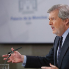 El portavoz del Gobierno y ministro de Educación Cultura y Deporte Íñigo Méndez de Vigo durante la rueda de prensa.