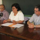 El coordinador de inspección Jesús Díez,  Mercedes Fernández y el director del IES, F. Santos.