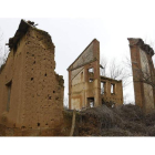 Imagen del estado de ruina en que se encuentra el molino de Villamartín de don Sancho que perteneció a Concepción Arenal.