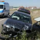 Estado en el que quedó el vehículo accidentado, fotografiado instantes después del choque