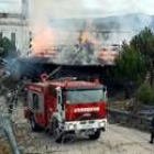 Los bomberos desplazaron dos camiones con sus dotaciones para apagar el incendio