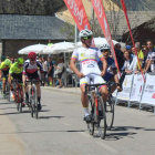 La puesta de largo de la ronda ciclista leonesa resultó todo un éxito que se trasladó a las tres etapas por las que discurrió. GUERRA
