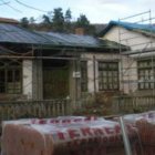 Los andamios ya recubren la fachada del inmueble para iniciar su restauración.