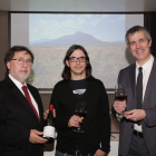 Fernando Cornejo, Fernando García y Mario Barreda, director técnico de la DO Vinos de Madrid. S. PÉREZ