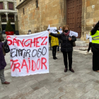 Protesta de los autónomos de Aupa, hoy, en el centro de León. RAMIRO