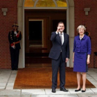 Mariano Rajoy recibe a la primera ministra británica, Theresa May, el 13 de octubre en la Moncloa.