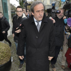 Fotografía de archivo tomada el 8 de diciembre de 2015 que muestra al presidente de la UEFA, Michel Platini, a su llegada a una vista en el Tribunal de Arbitraje Deportivo (TAS) en Lausana (Suiza).