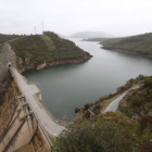 Embalse de Bárcena donde se realiza la captación de agua para Bembibre puesta en entredicho. L. DE LA MATA